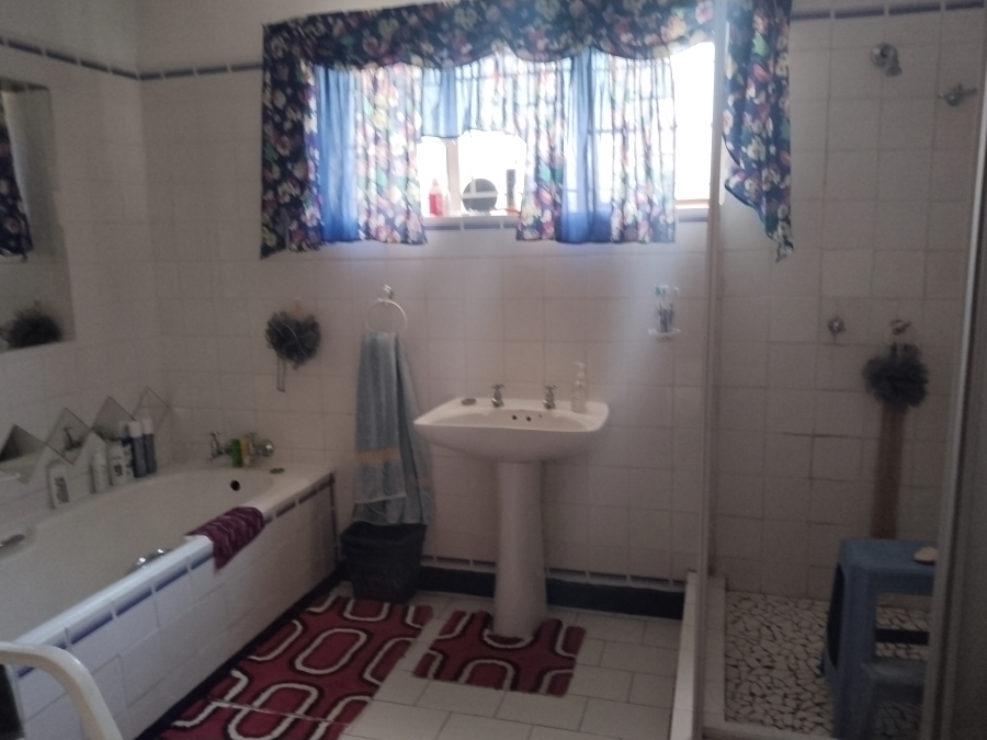 6 Bedroom Property for Sale in Rietfontein A H North West